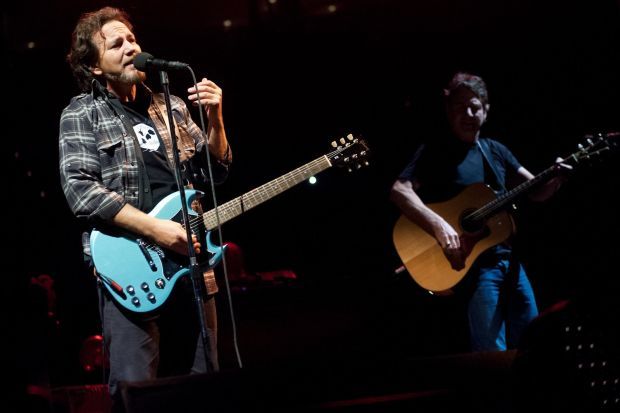 Pearl Jam at Scottrade Center